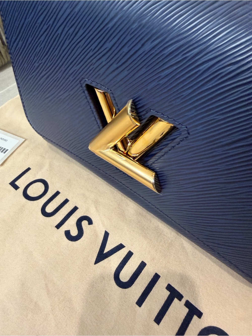 Louis Vuitton Navy Leather Twist MM Shoulder Bag with Gold Chain - Picture 7 of 12